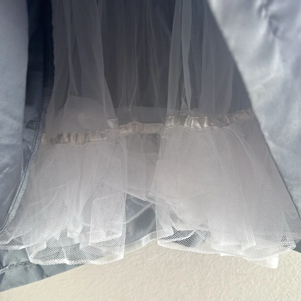 Girls‎ size 4 grey dress with black bow.